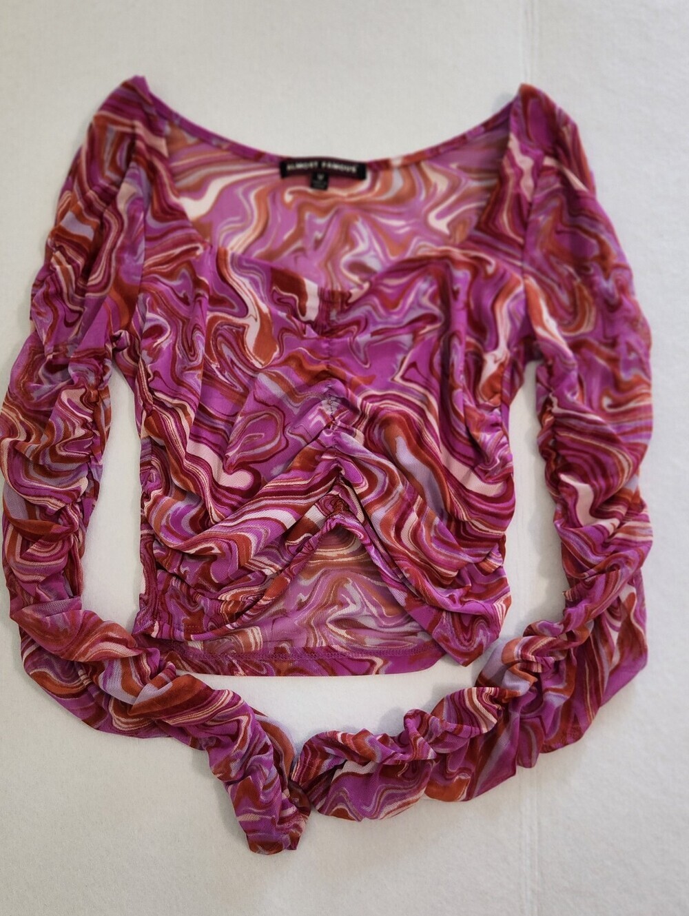 Almost Famous Pink Fuchsia Swirl Ruched Mesh Long Sleeve Cropped Top Size Medium